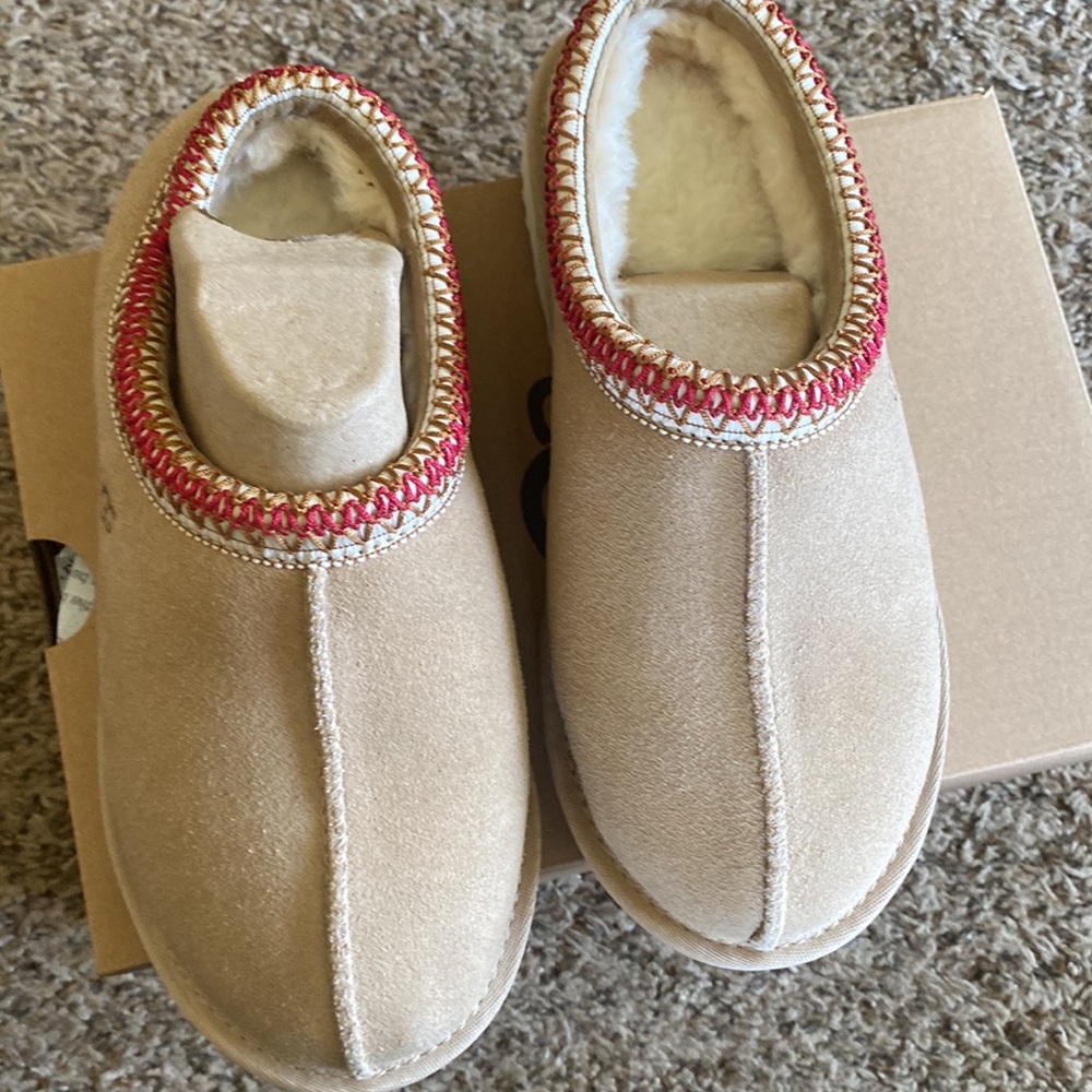 SOLD UGG Tasman sand dark cherry slippers - Picture 2 of 5